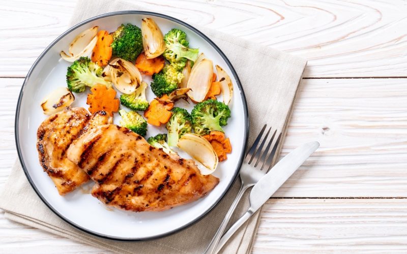 griled chicken breast steak with vegetable (broccoli,carrot,onions)